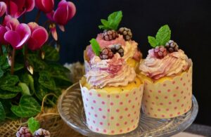 Przygotowanie ciasta korzennego z mascarpone